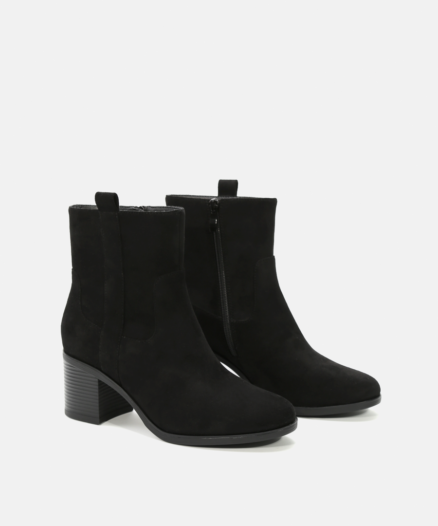 Botines tac&oacute;n liso